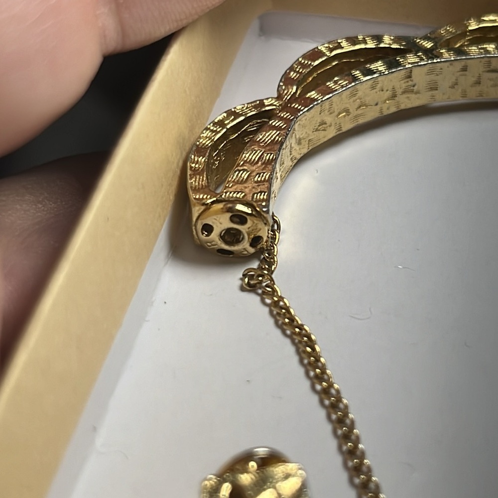 Beautiful Gold Bangle - image 4